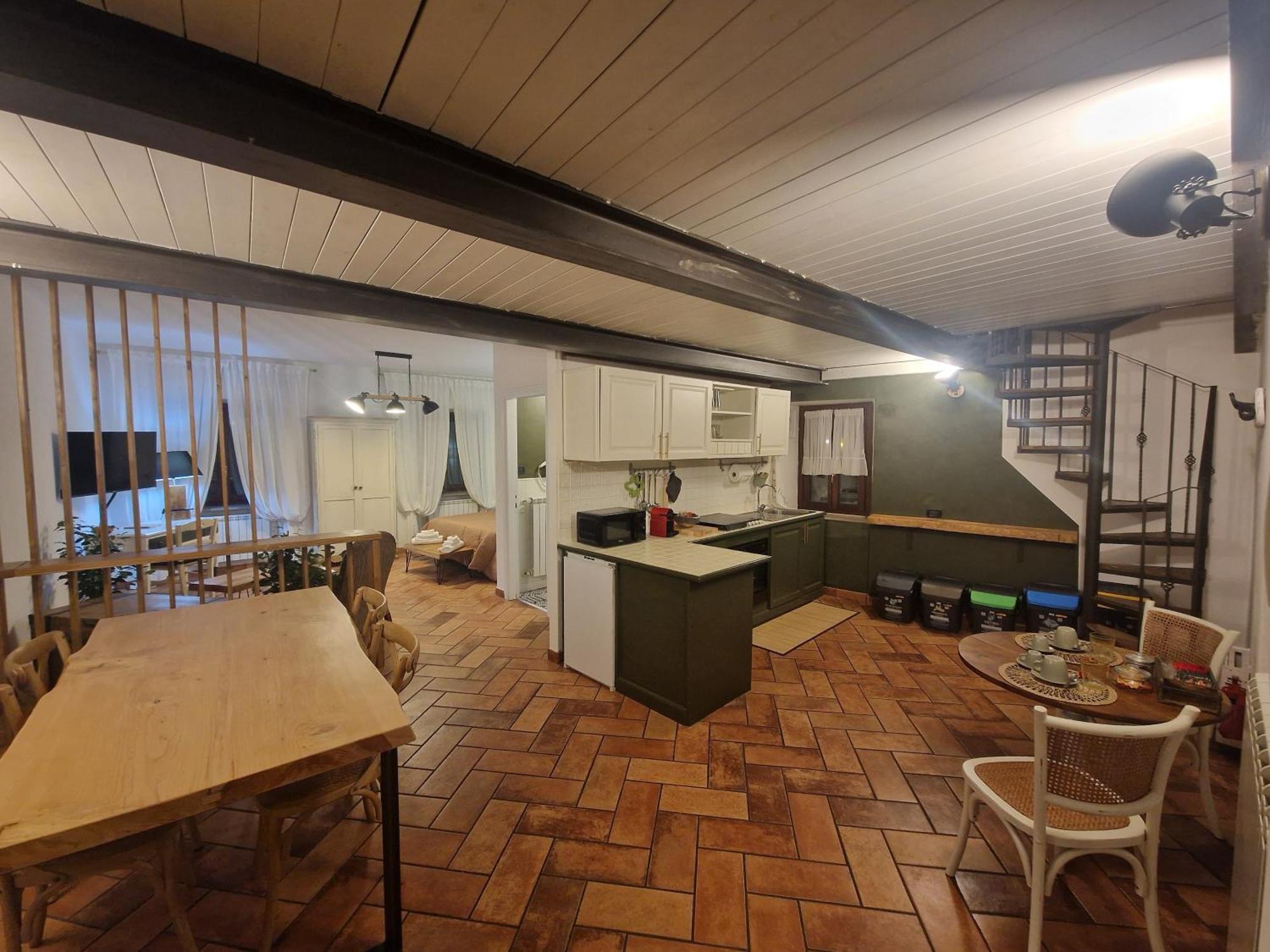 Piazza Duomo Casa Vacanze 수트리 외부 사진